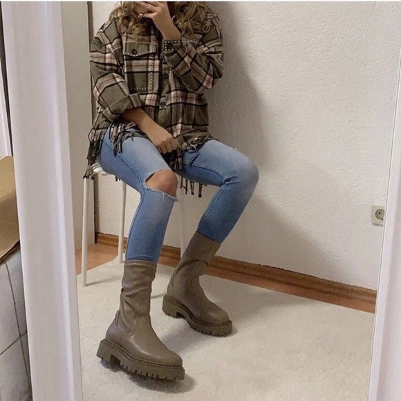 H&M Chunky Lug Sole Chelsea Platform Calf Boots Streetwear Winter Minimalist - Picture 5 of 11